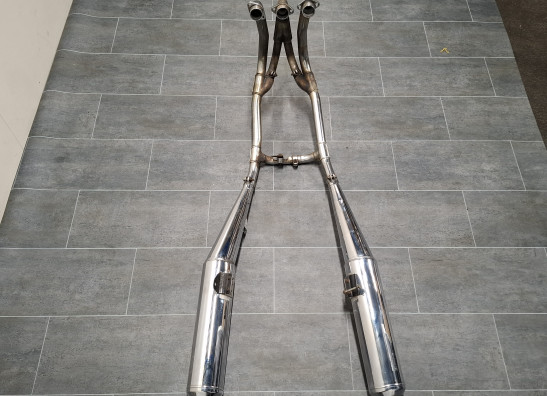 Uitlaat Triumph Trident 900