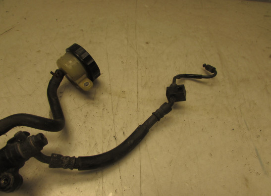 Rempomp achter Honda CBF 500