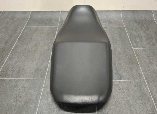 Zadel Suzuki RF 900