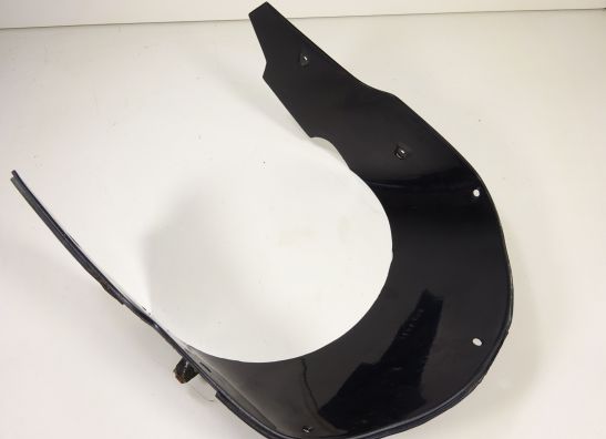 Cowl V shape under Kawasaki ZZR 600