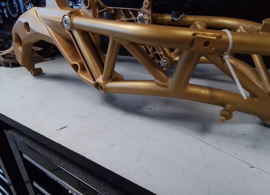 Frame - onderdelen Aprilia Shiver 750