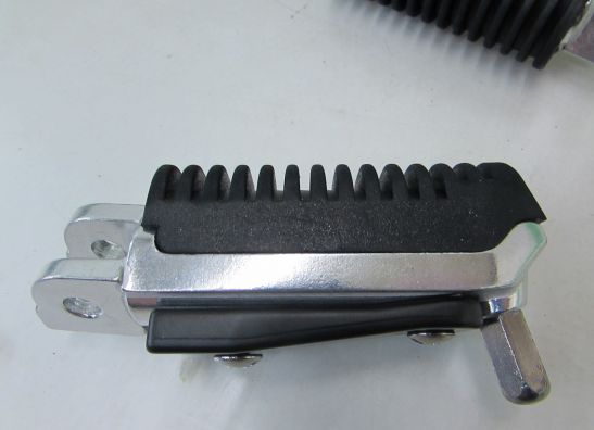 Fussraste rechts Suzuki GSX R 1300 Hayabusa