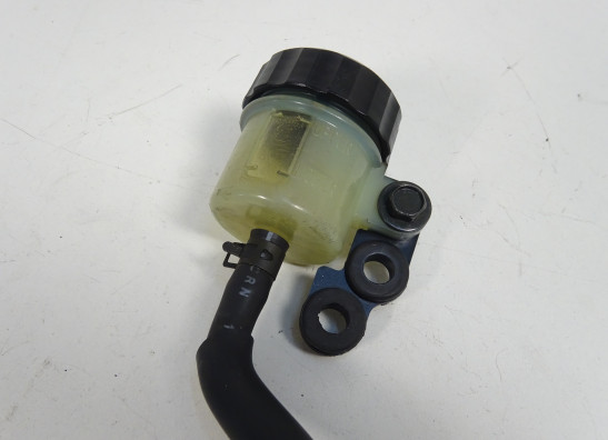 Rempomp achter Yamaha FZ6