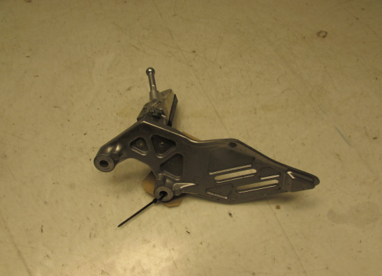 Main step holder left Yamaha Tracer 9 GT