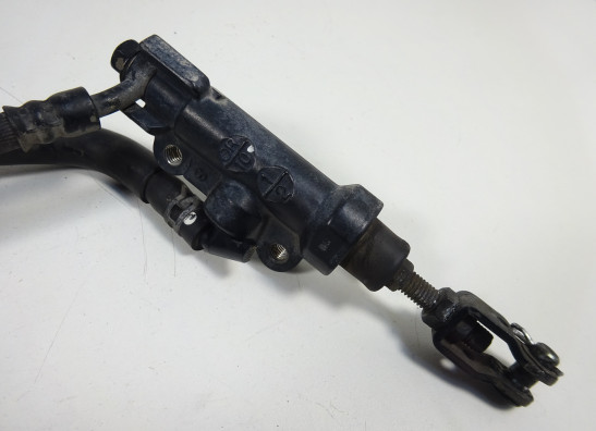 Rempomp achter Yamaha FZ8