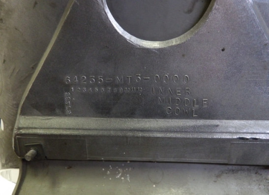 Cowl V shape under Honda ST 1100 Pan European