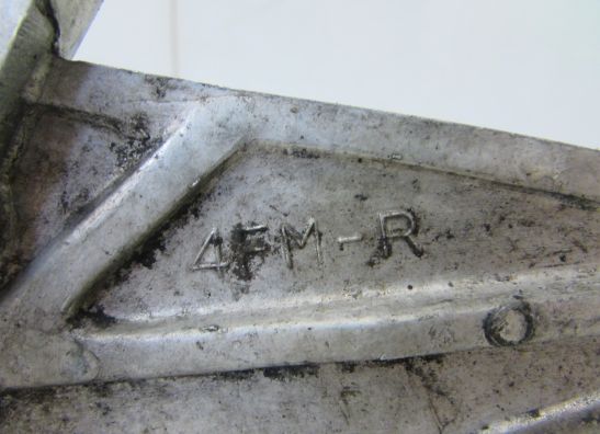 Main step holder right Yamaha YZF 750