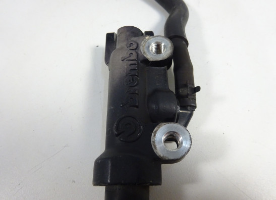 Rempomp achter Yamaha FZ6