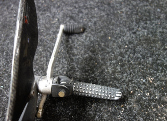 Fussrastetrager vorne links Yamaha YZF R1