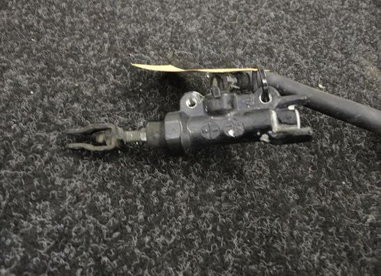 Rempomp achter Yamaha XJ 600 Diversion