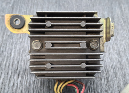 Regler Gleichrichter Honda VF 500 