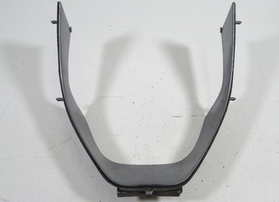 Cowl V shape under Kawasaki ZX 9 R