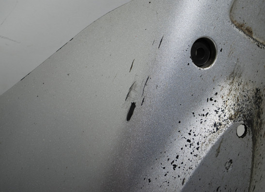 Cowl V shape under Suzuki GSX R 1300 Hayabusa