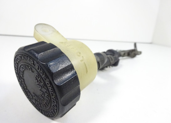 Rempomp achter Yamaha TDM