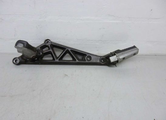 Fussrastetrager vorne links Kawasaki GPZ 750