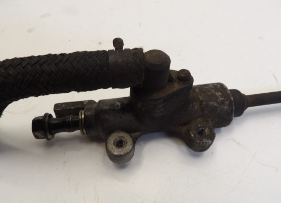 Rempomp achter Honda ST 1100 Pan European