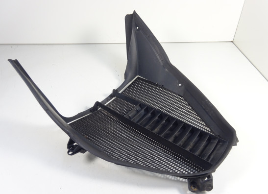 Cowl V shape under BMW K 1200 S 