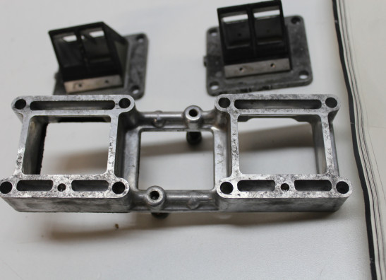 Inlaatspruitstuk Yamaha RD 500 LC