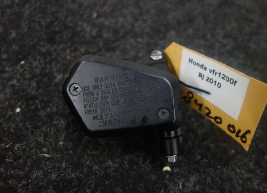Bremszylinder vorne Honda VFR 1200