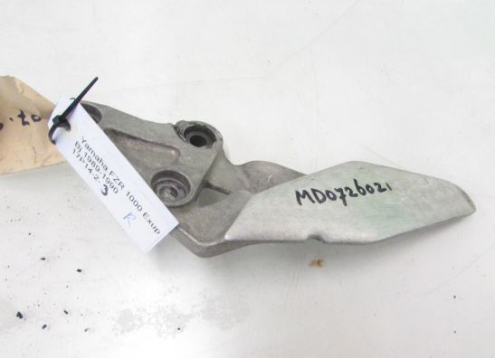 Main step holder right Yamaha FZR 1000