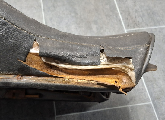 Zadel Suzuki GS 550 L