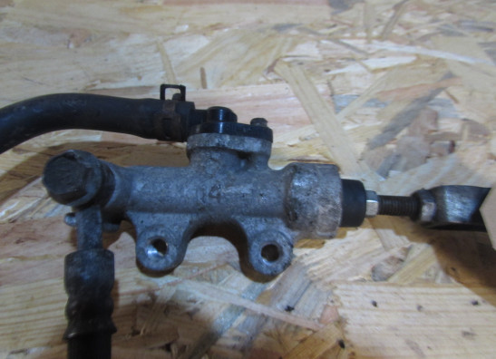 Rempomp achter Suzuki GSF 650 Bandit