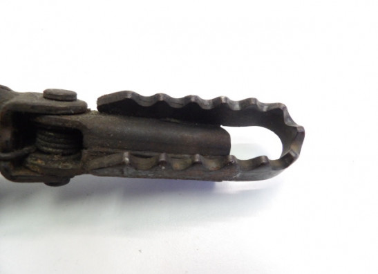 Footrest right Suzuki DR 800