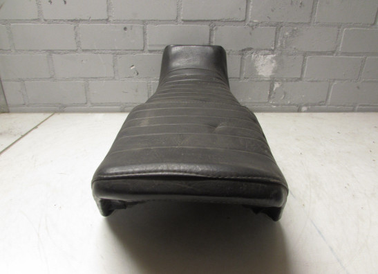 Zadel Suzuki GSX 550 EF