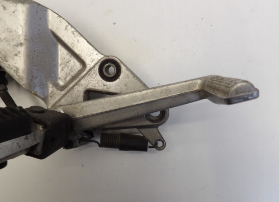 Fussrastetrager vorne rechts Suzuki RF 600