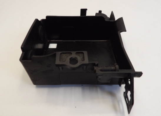 Batterie befestigung Honda VT 700 750