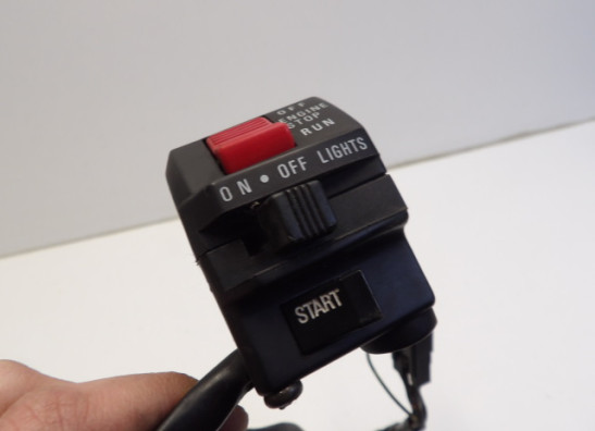 Stuurschakelaar rechts Suzuki GSF 600 650 Bandit 