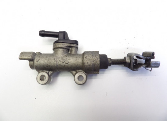 Rempomp achter Honda CBR 900 RR