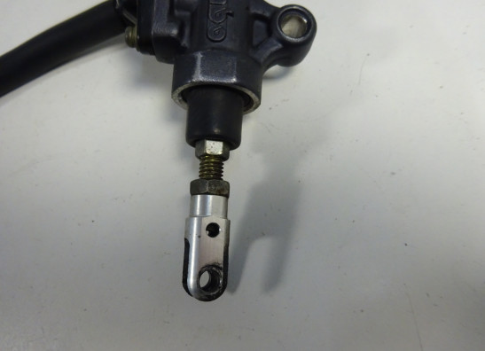 Rempomp achter Yamaha YZF R6