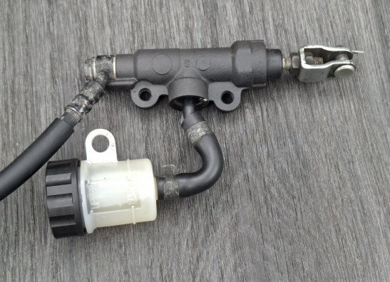 Rempomp achter Kawasaki Z 800