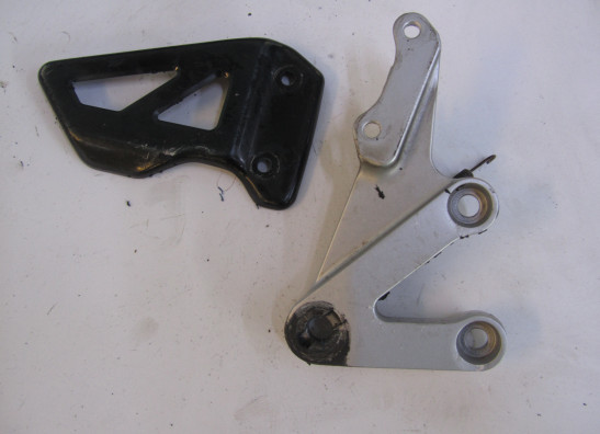 Fussrastetrager vorne rechts Suzuki GSX R 750