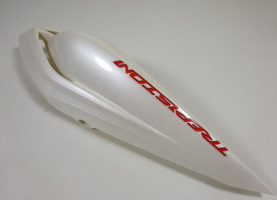 Rechter achterkant MV Agusta 800 Brutale