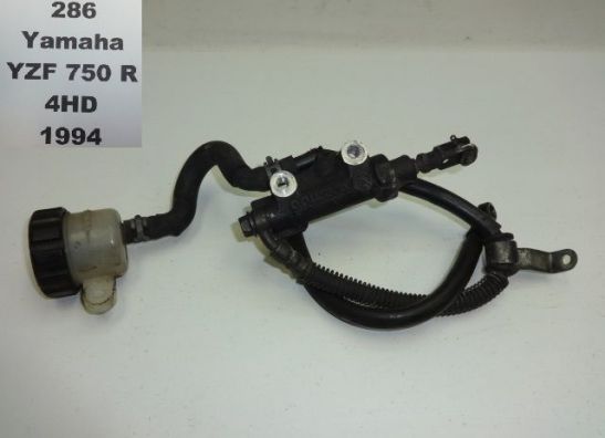 Rempomp achter Yamaha YZF 750