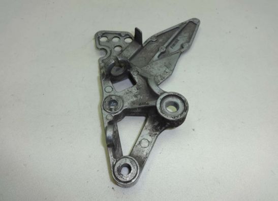 Fussrastetrager vorne rechts Yamaha FZR 1000