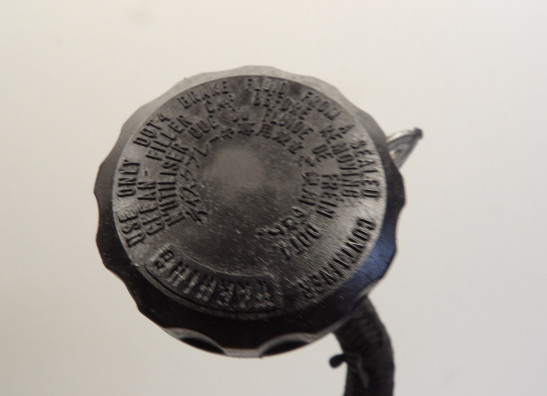 Rempomp achter Honda ST 1100 Pan European