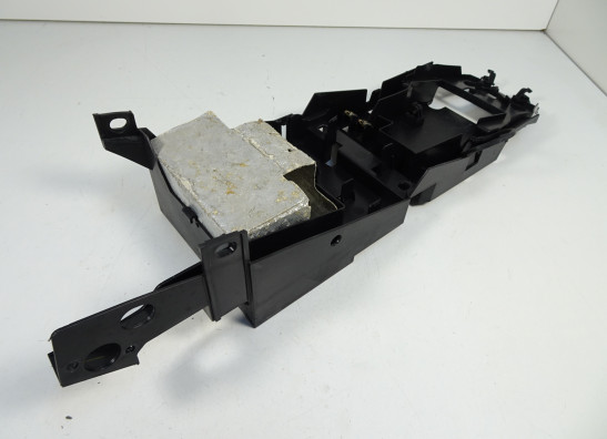 Batterie befestigung Yamaha FZ1
