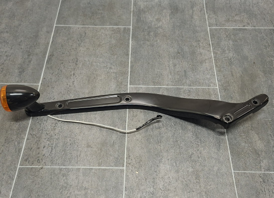 Rechter achterkant Harley Davidson FXBB Street Bob