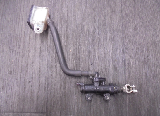 Rempomp achter Honda CBR 500 R