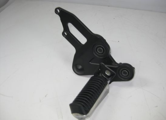 Fussrastetrager vorne rechts Yamaha Tracer 700