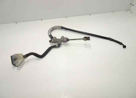 Rempomp achter Suzuki DL 1000 V STROM