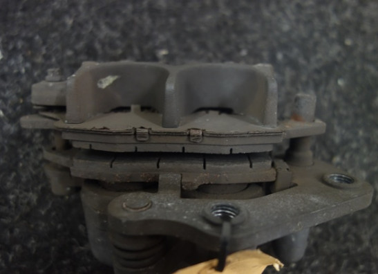 Remklauw links voor Suzuki GSR 750