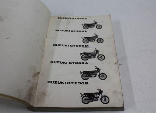 Parts book Suzuki GT 250