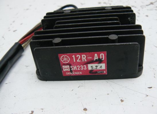 Spanningsregelaar Yamaha YX 600 Radian