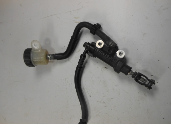Rempomp achter Yamaha XJ 600 Diversion