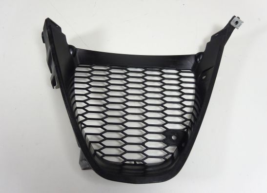 Cowl V shape under Suzuki GSX R 1000