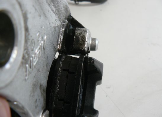 Achter remklauw Triumph TT 600